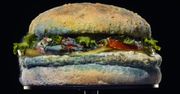 Burger King wystartował z nową reklamą. Chwali się pleśniejącym Whoopperem [Wideo]