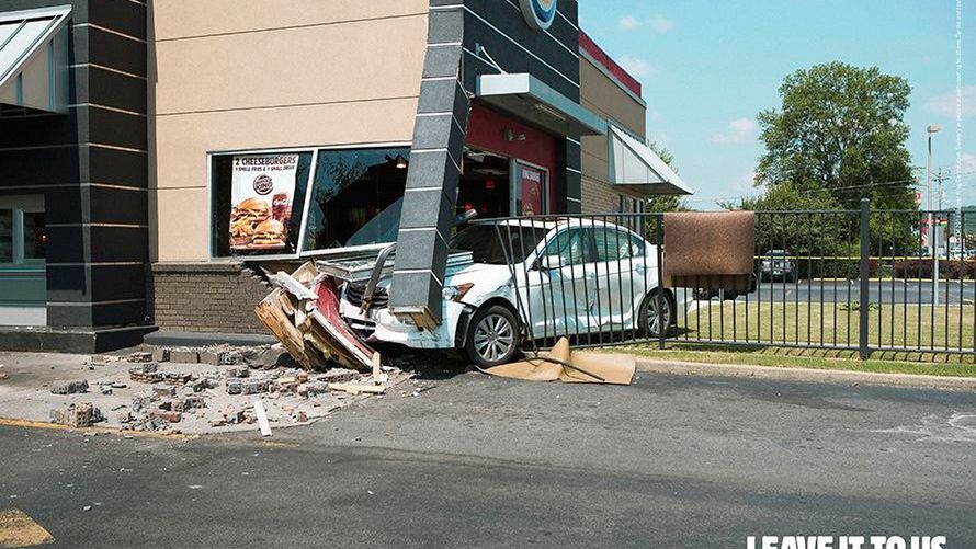 M. in. takimi zdjęciami swoje usługi promuje od niedawna Burger King
