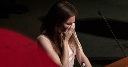 Amanda Knox nie wytrzymała. Oskarżana o morderstwo kobieta popłakała się przed tłumem