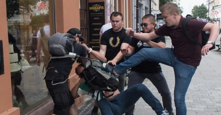 Mazurek o ataku w Radomiu: to nie powinno mieć miejsca, ale też ich rozumiem. Opozycja zniesmaczona