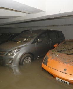Nie warto zostawiać auta w podziemnym parkingu, gdy nadciąga tajfun. Przekonał się o tym właściciel lamborghini