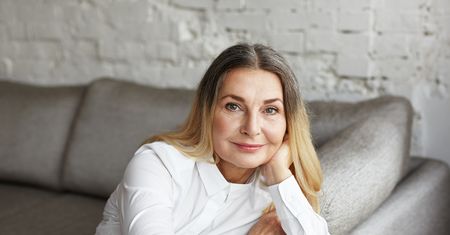 Tego potrzebuje skóra po menopauzie. Pielęgnacja cery dojrzałej