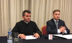 Bójka w parafii w Mnichowie. Proboszcz odpiera zarzuty. "Kiedy mnie bił, nastawiłem mu tylko policzek"