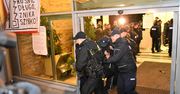 Grupa aktywistów oskarża policję o złe traktowanie i nadużycia. Mundurowi zaprzeczają