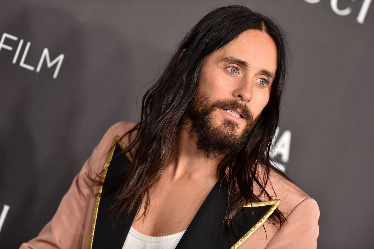 Z chuderlaka w górę mięśni. Jared Leto nie próżnował na siłowni