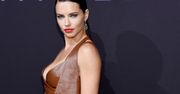 Adriana Lima kusi na imprezie Maybelline