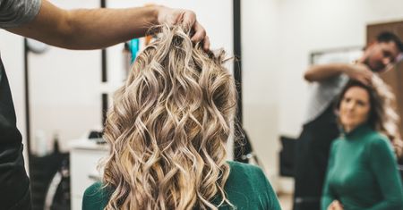 Nowoczesna lokówka – podkręcisz, podniesiesz, wymodelujesz