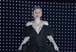 Courtney Love nawet elegancką suknię potrafi zamienić w szczyt wulgarności
