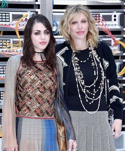 Courtney Love z córką na pokazie Chanel