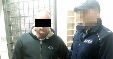 Pirat drogowy ze złotego lexusa usłyszał zarzuty. Urządził sobie szalony rajd po chodniku