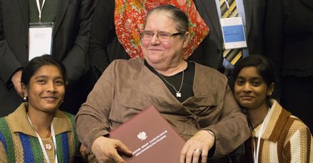 Helena Pyz od 30 lat leczy trędowatych. Mówią o niej "mama"