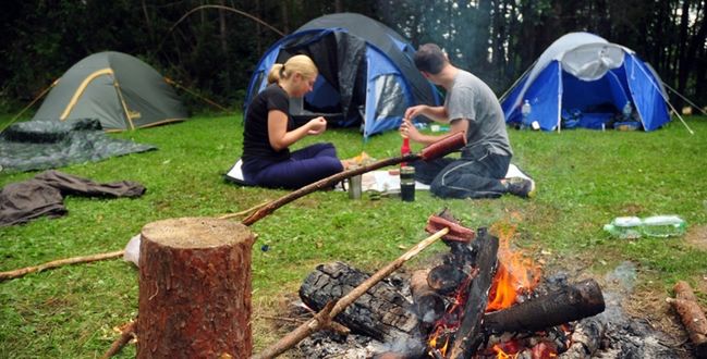 Wakacje pod namiotem - plusy i minusy