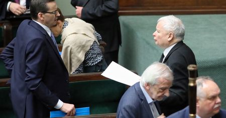 Wybory prezydenckie 2020. Rewolucja według PiS: Lokale wyborcze zamknięte, głosowanie tylko korespondencyjne