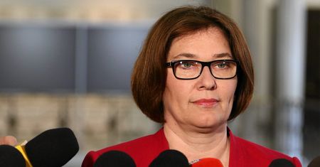 Rzeczniczka PiS pokazała, jak działa "fake news". Zaprzecza istnieniu sondażu, który jest im nie na rękę