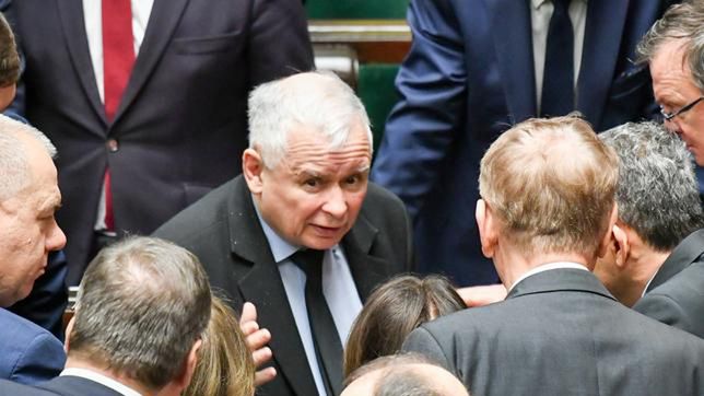 PiS traci prowadzenie w sondażach przed wyborami do Parlamentu Europejskiego