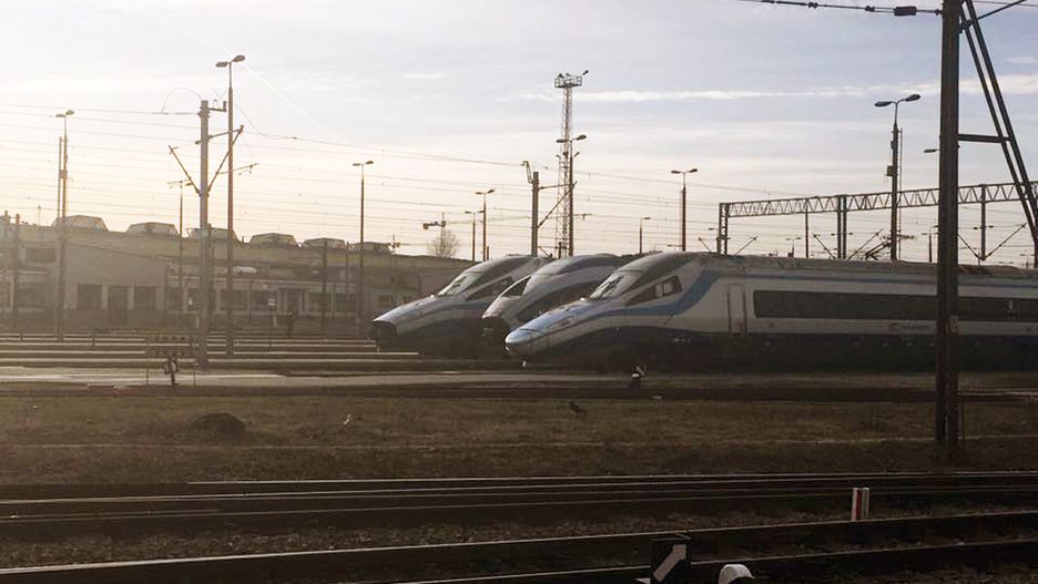 Najcenniejsze pociągi PKP, warte 700 mln zł, są unieruchomione
