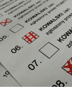 Kłótnia o znak na karcie do głosownia. Już nie musimy stawiać "X", ale też hasztag, albo znaczek Legii