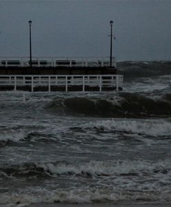 Zamknięte molo, gigantyczne korki i akcje ratunkowe w górach. Pogoda nie była łaskawa