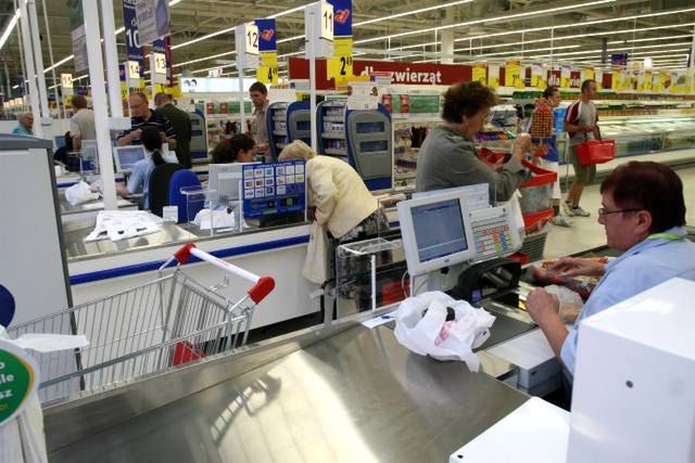 W Tesco można wymienić gry na karmę dla kota