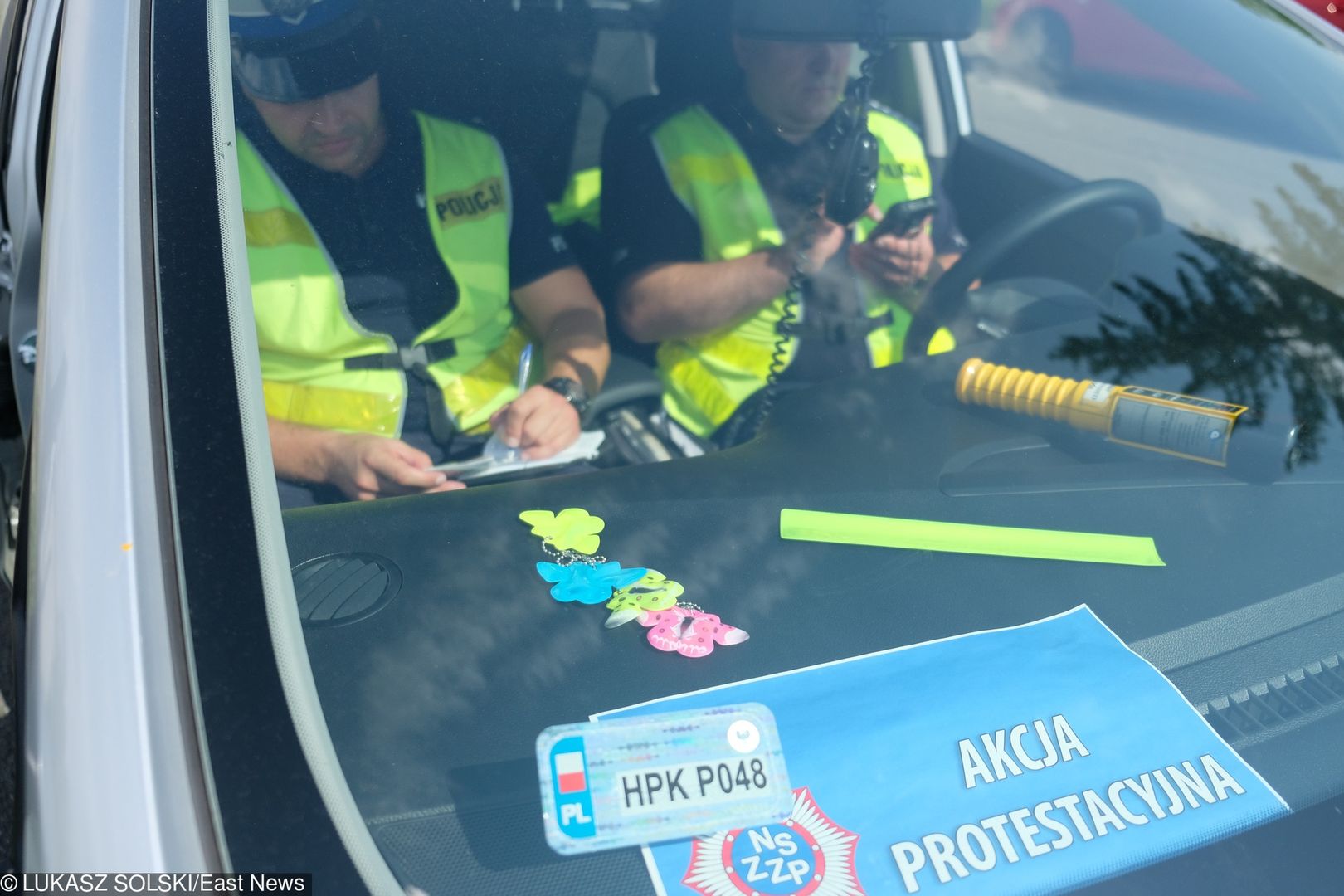 Protest policji rozpoczął się od niewystawiania mandatów. Teraz przez "chorobę" nie ma kto przyjechać  do kradzieży