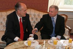 Sposób na Trumpa: komplementy, biznes i znajomi