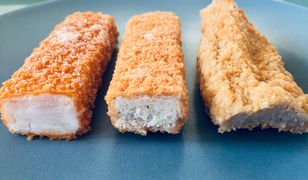 Paluszki rybne z "farszem rybnym". Reszta to panierka. Zobacz, co serwujesz dziecku