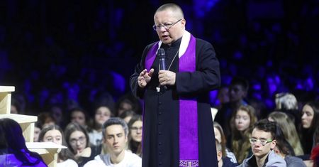 Koronawirus w Polsce. Abp Grzegorz Ryś i archidiecezja łódzka przekazali pieniądze na dwa respiratory