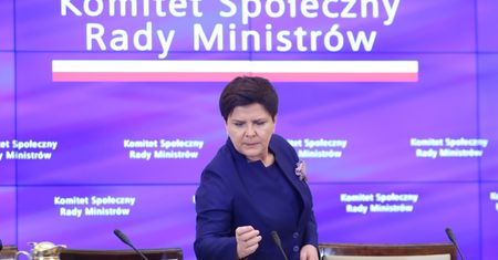 Wiadomo, co Beata Szydło robi w komitecie społecznym. Tonie w powodzi paplaniny