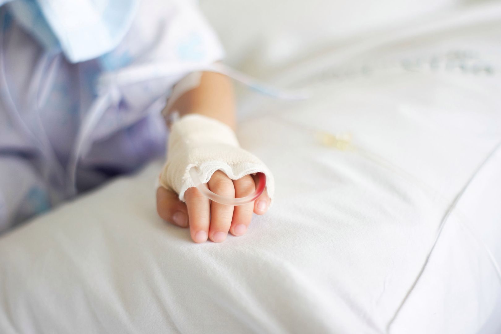 Hakerzy okradli matkę chorego chłopca. Zabrali pieniądze na leczenie