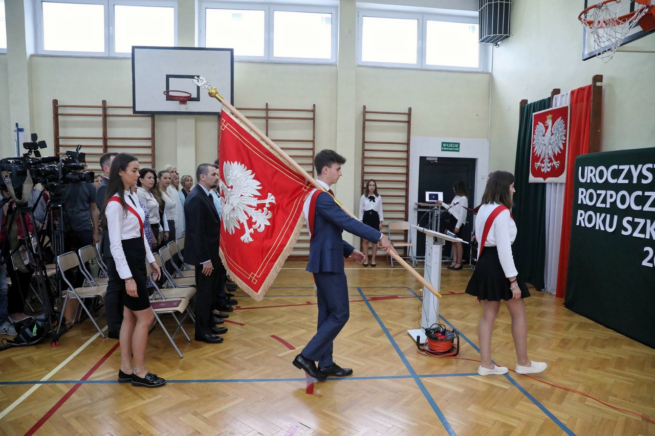 Pierwszy dzień szkoły 2019. Inauguracja w trzech turach. Rafał Trzaskowski: zapewnimy jak najlepsze warunki