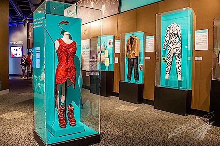 Mięsna sukienka Lady Gagi w amerykańskim muezum