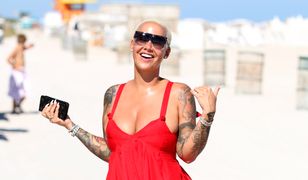 Amber Rose w czerwieni. Pokazała dekolt