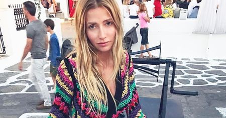 Kate Rozz gra na wakacjach w czerwone i czarne