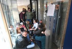 Okupacja biura przepustek w Sejmie zakończona. Interweniowała Straż Marszałkowska