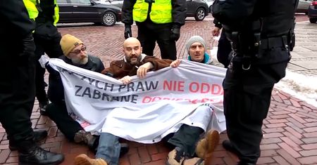 MSWiA chciało "przejąć" fundację Obywateli RP. Sąd nie pozwolił