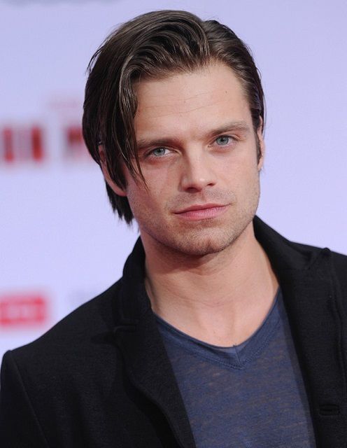 Sebastian Stan to amerykański aktor znany przede wszystkim z roli Bucky Barnesa i Zimowego Żołnierza z marvelowskiej serii o Kapitanie Ameryce