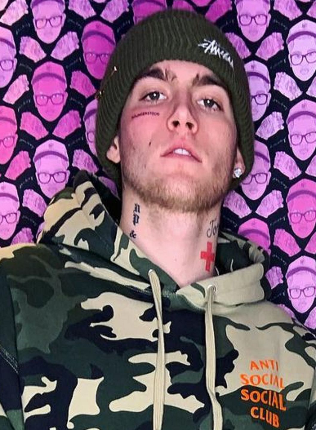 Presley Gerber - tatuaże na twarzy i szyi