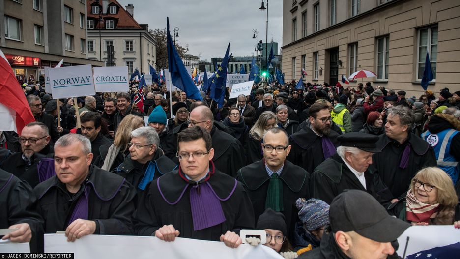 Warszawa. Marsz Tysiąca Tóg, manifestacja w obronie niezależności polskich sądów, 11 stycznia, 2020 r.