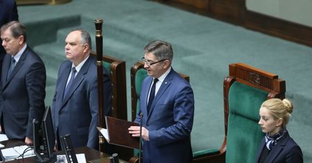 4 mln zł więcej na pensje i nagrody. Marek Kuchciński zwiększył budżet Sejmu