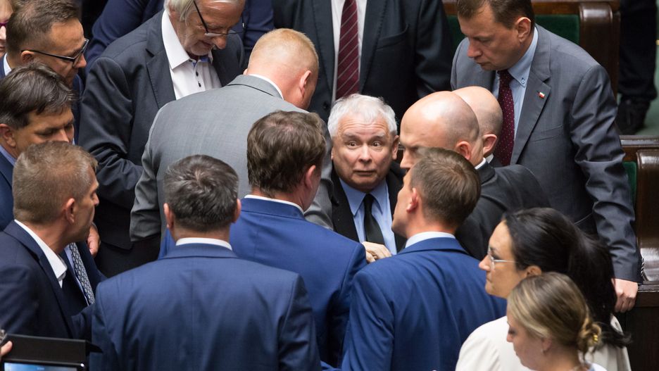 Scenariusz przesunięcia wyborów parlamentarnych przed europejskie dotarł za Odrę