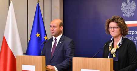 Upadek Neckermann Polska. Szynkowski vel Sęk: "W pełni kontrolujemy sytuację"