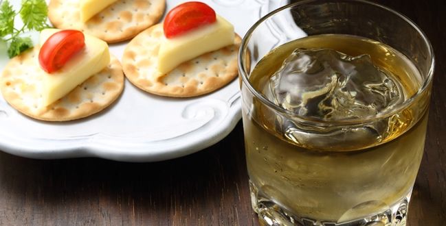 Jak łączyć ser i "twardy" alkohol?