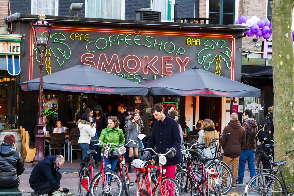Z Amsterdamu znika coraz więcej popularnych coffee shopów