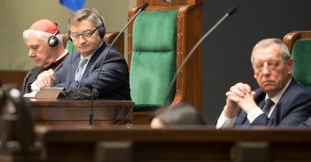 "Tajna" konferencja rządu i Kościoła