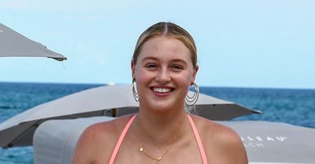 Iskra Lawrence zaskoczyła fanów gorącym filmikiem. Pokazała sporo dystansu