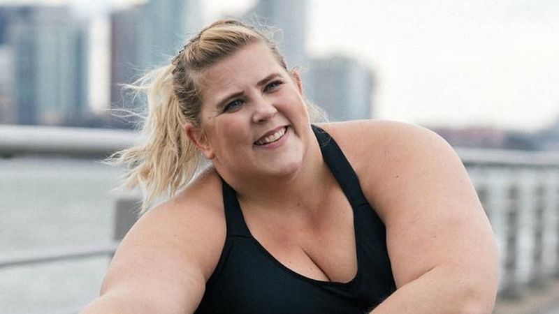Anna O'Brien uprawiająca sport. Wielu osobom to zdjęcie nie przypadło do gustu. 