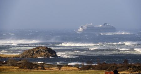 Norwegia. Awaria na "Viking Sky". 1400 osób uwięzionych na morzu. Groźna akcja ratunkowa