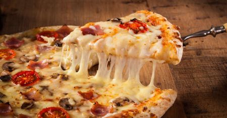 Naukowcy odkryli szósty smak! To by wyjaśniało dlaczego tak kochamy pizzę.