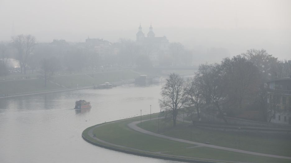 Smog w Polsce słabnie, jednak ta tendencja może nie utrzymać się zbyt długo.