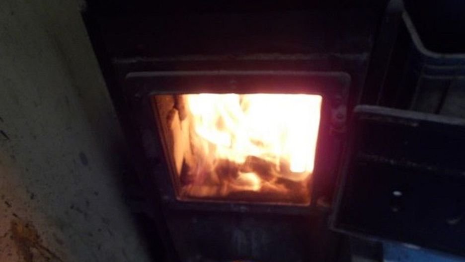 Warszawa. Piec, w którym palone były zużyte opony.